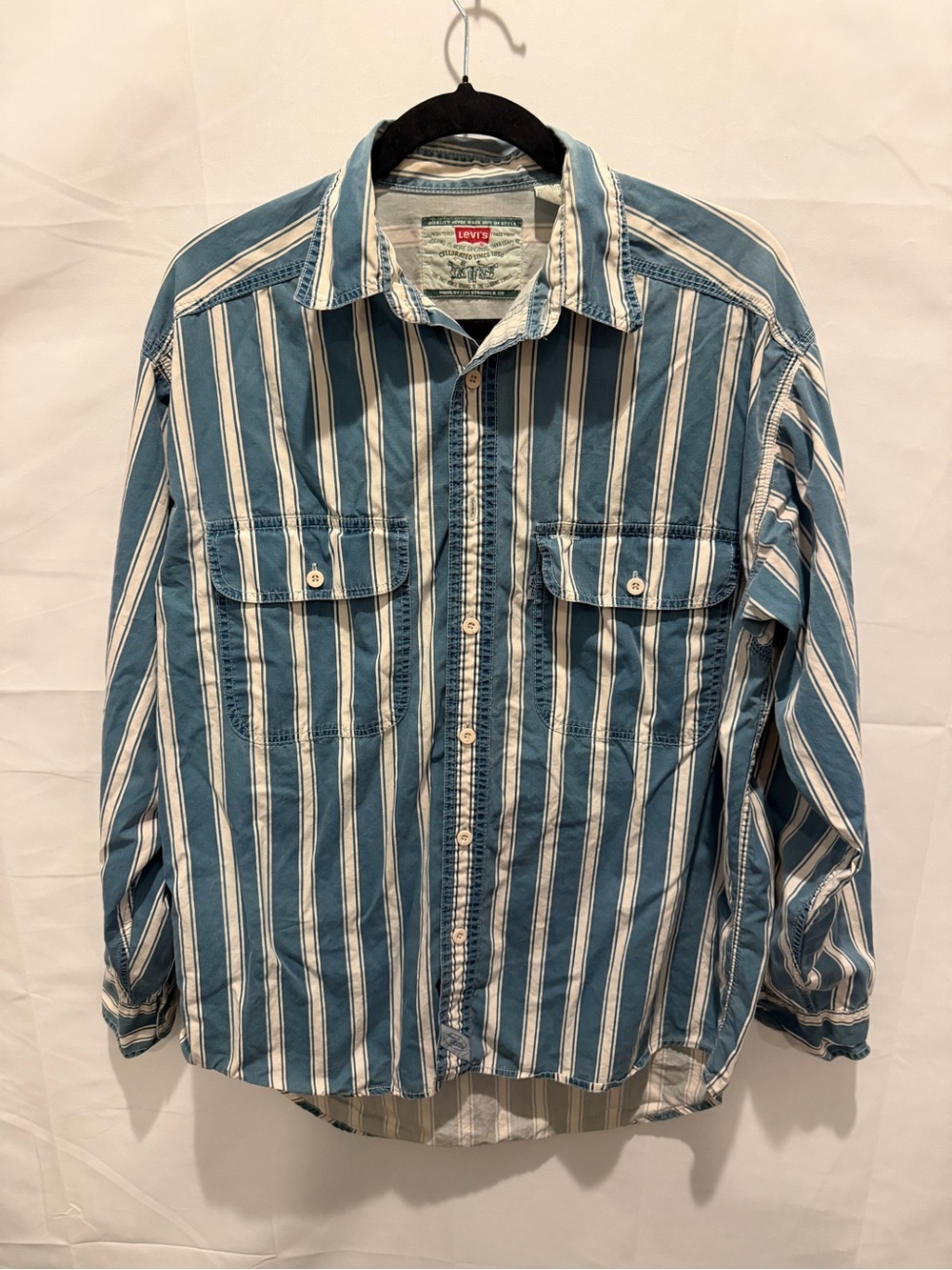 Vintage 90’s Levi's long sleeve striped button down.size M.100%cotton,retro,90’s
